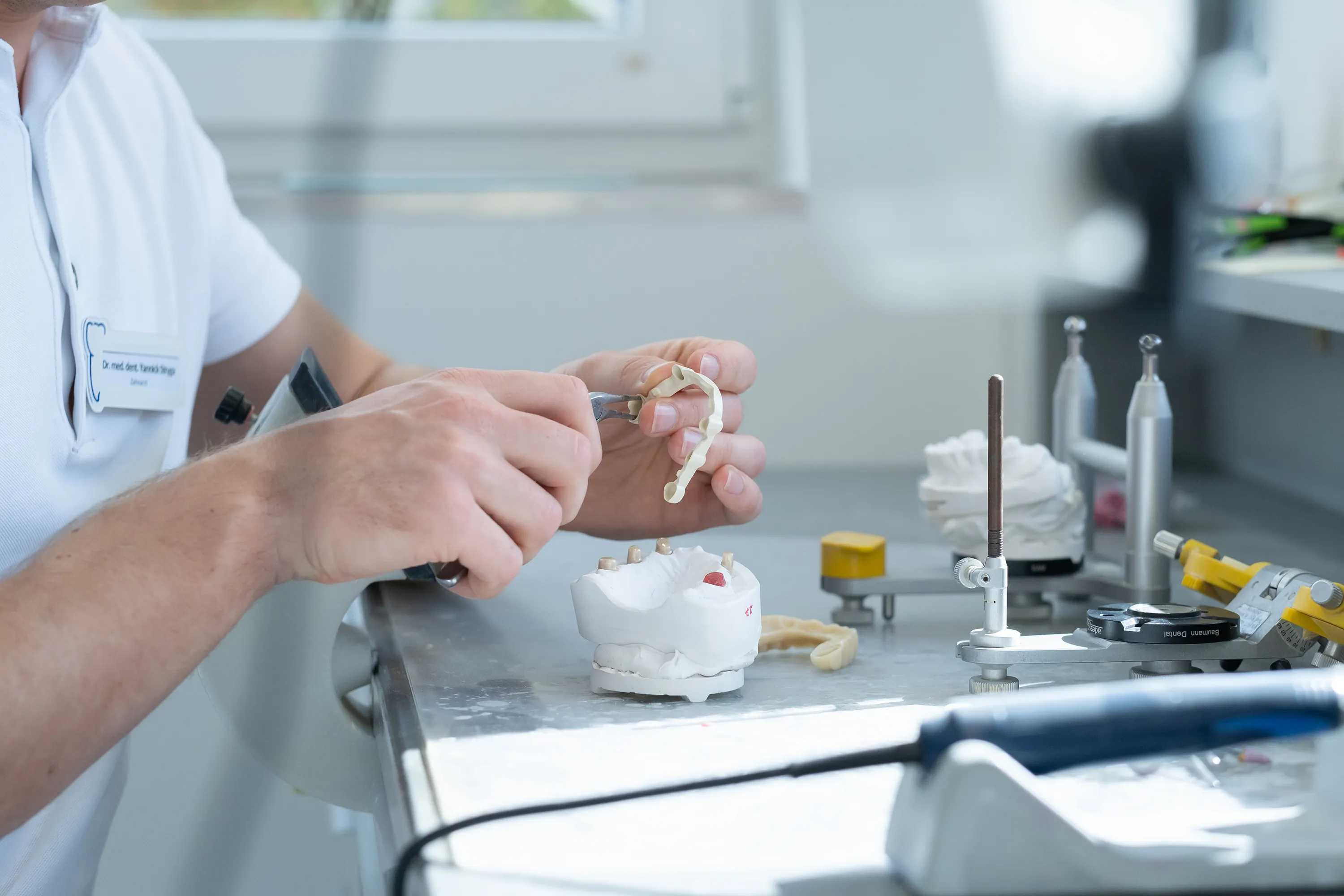 Fertige zahntechnische Arbeit aus dem Eigenlabor
